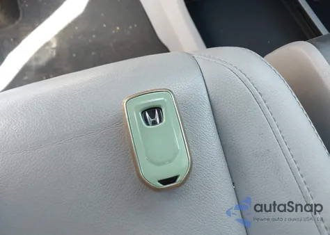 2018 Honda Odyssey Touring из США, поврежденный, VIN 5FNRL6H83JB072860